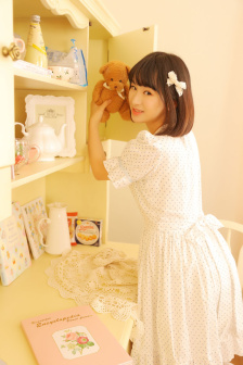 与贼同屋